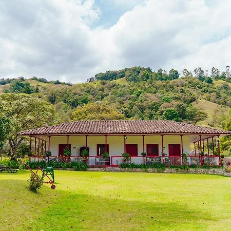La Cabana Ecohotel - Valle Del Cocora サレント エクステリア 写真